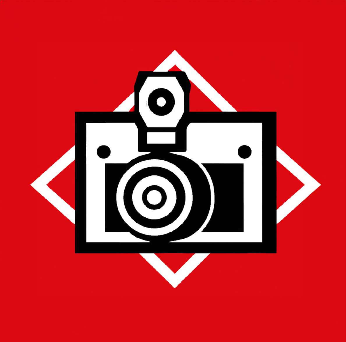 Kamera Illustration mit rotem Hintergrund. 10 typische Anfängerfehler bei der Naturfotografie